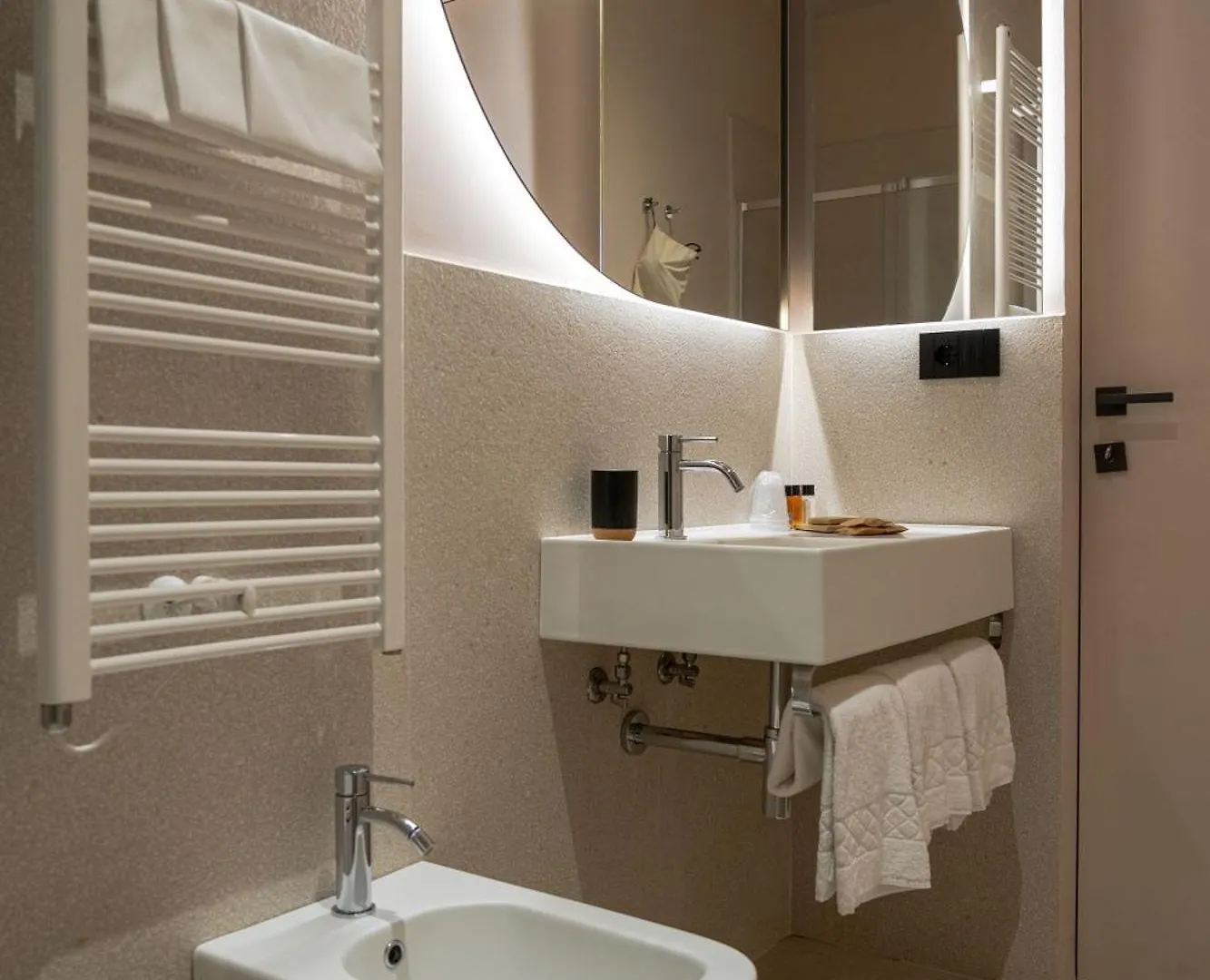 Elide Design Hotel Assisi 3*,